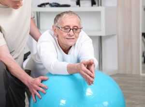 Working with rehabilitation centers for physical therapy offers many advantages. 